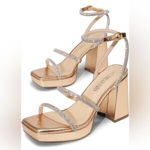NWT Dream Pairs Glittering Gold Block Heels